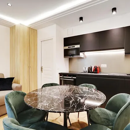 아파트 Off Majesti Upper Marais Apartment- Rue Du Faubourg Saint-martin