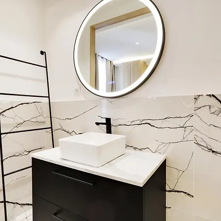 아파트 Off Majesti Upper Marais Apartment- Rue Du Faubourg Saint-martin *