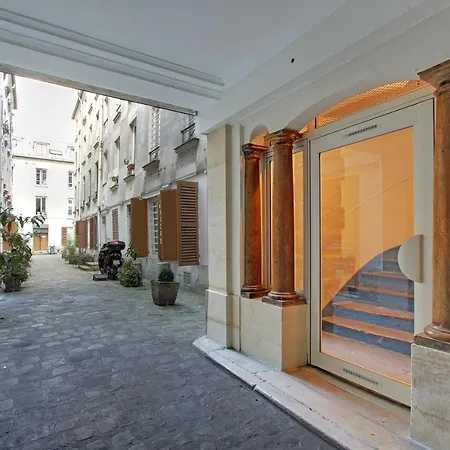 아파트 Off Majesti Upper Marais Apartment- Rue Du Faubourg Saint-martin 파리