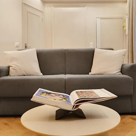 아파트 Off Majesti Upper Marais Apartment- Rue Du Faubourg Saint-martin 파리
