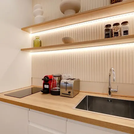 Off Majesti Upper Marais Apartment- Rue Du Faubourg Saint-martin * 파리
